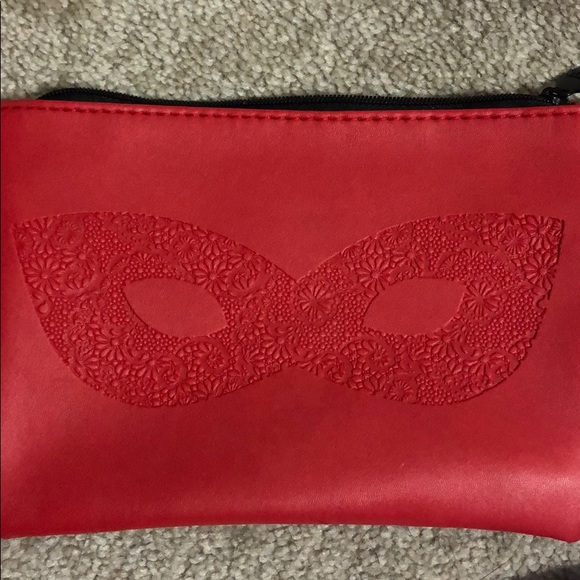 Assorted makeup bags - Picture 3 of 6